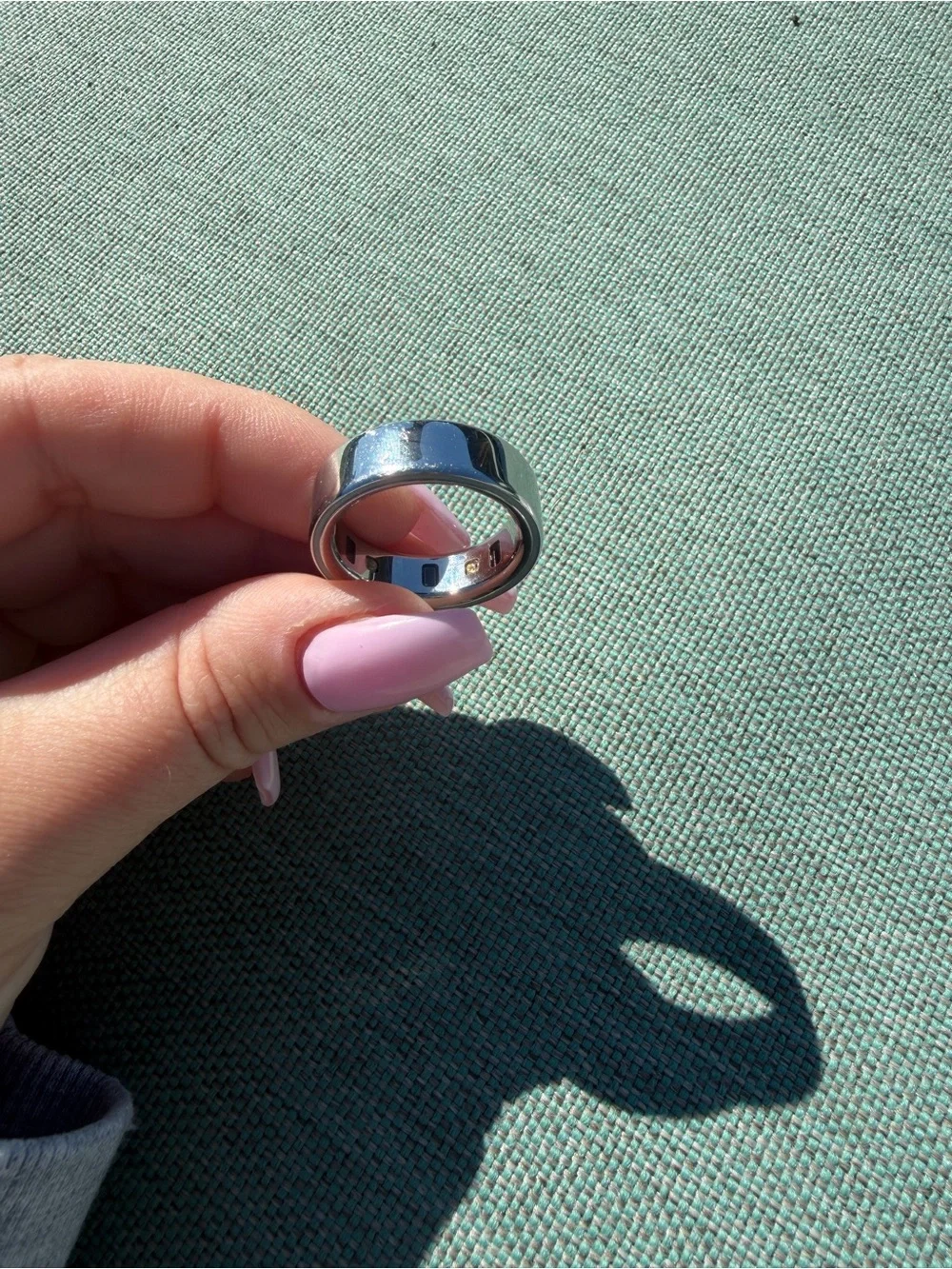 Oura Ring 4 in Silver with Charging Dock and Box